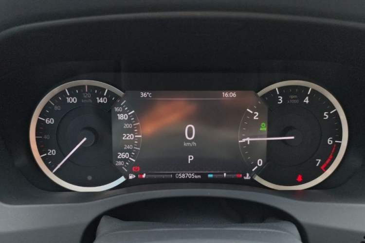 Used Jaguar XEL 2020 2.0T 200 PS S Advanced Elegance Edition Odometer Close Up