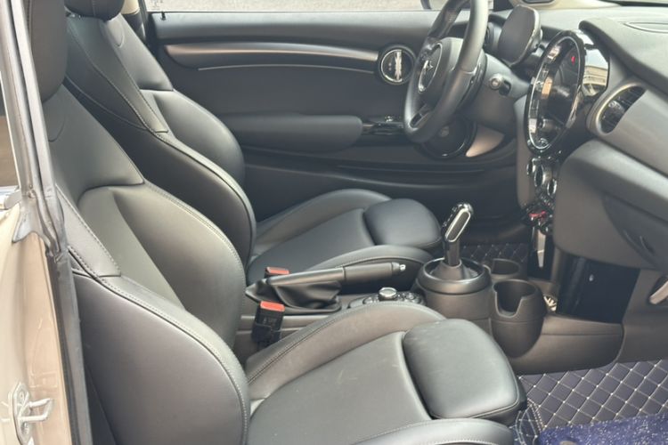 Used MINI 2022 2.0T COOPER S Classic Edition Interior 10