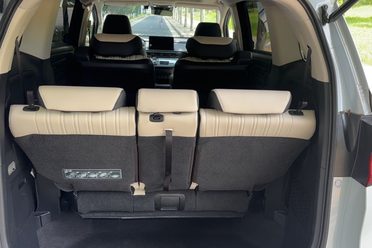 Used Honda Elysion 2024 2.0L eHEV Comfort Edition Trunk