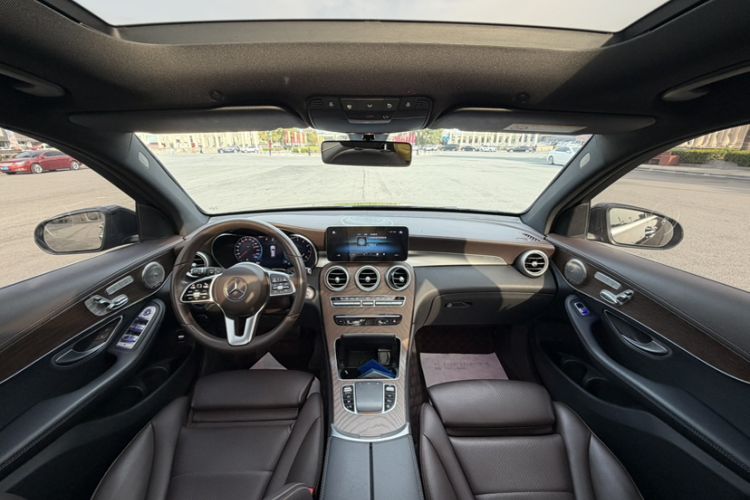 Used Mercedes-Benz GLC 2022 Facelifted GLC 300 L 4MATIC Luxury Edition Interior 2