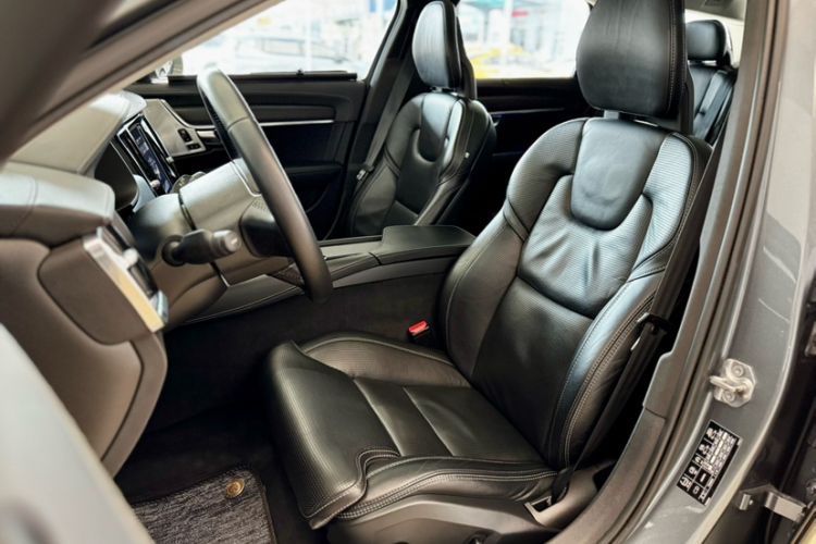 Used Volvo V90 2017 Cross Country T5 AWD Prestige Edition