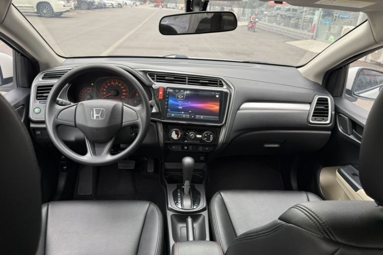 Used Honda Greiz 2016 1.5L CVT Classic Edition Interior 6