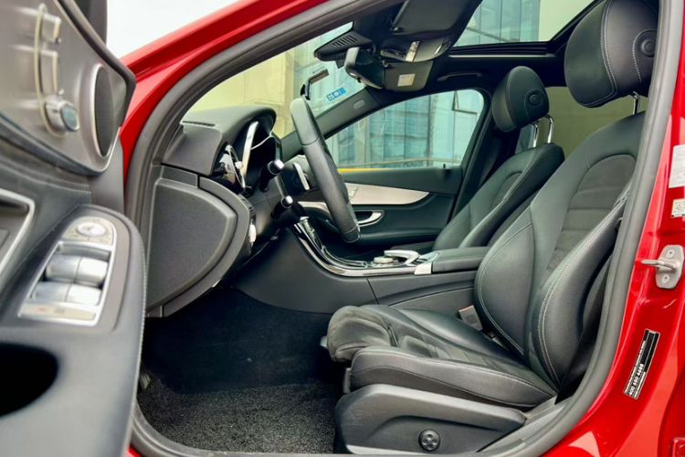 Used Mercedes-Benz C-Class 2017 Restyled C 200 Sport Edition Interior 1