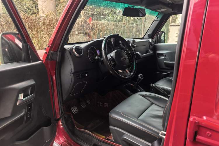 Used BAIC Off-Road BJ40 2016 40L 2.3T Manual All-Wheel Drive Prestige Edition Left Front Seat