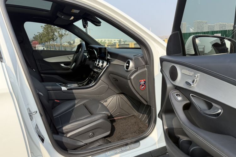 Used Mercedes-Benz GLC 2021 GLC 260 L 4MATIC Dynamic Edition Interior 11