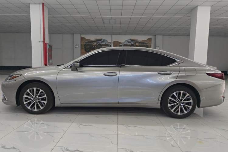 Used Lexus ES 2022 200 Excellence Edition