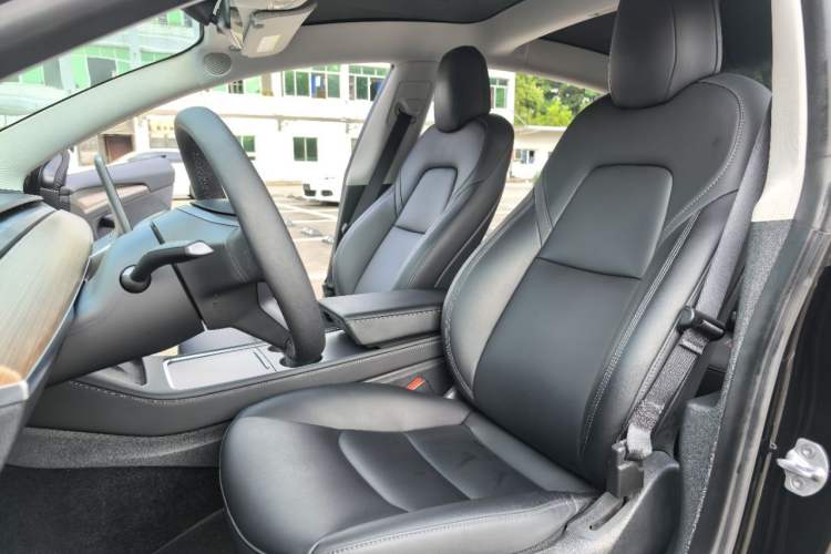 Used Tesla Model 3 2022 Rear-Wheel-Drive Version Interior 1