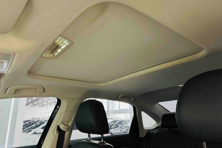 Used Volkswagen Lavida 2022 1.5L Automatic Comfort Edition Headliner