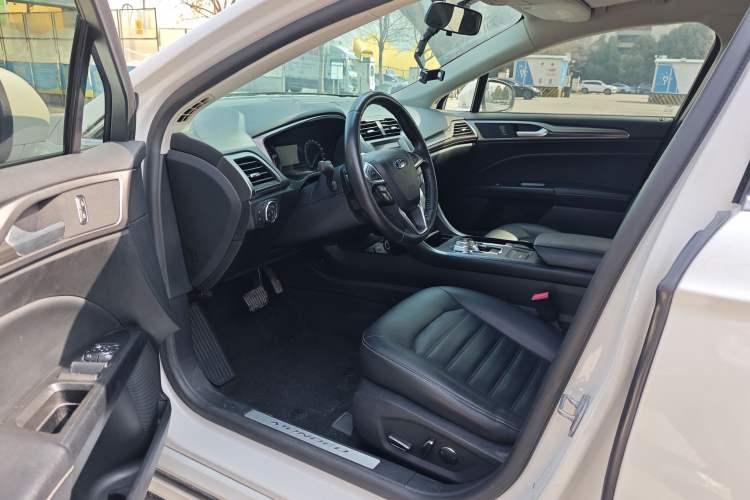 Used Ford Mondeo 2018 EcoBoost 200 Smart Control Fashion Model China V Standard