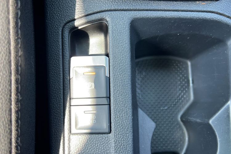 Used Volkswagen T-ROC 2021 280TSI DSG Two-Wheel Drive Comfort Connect Edition