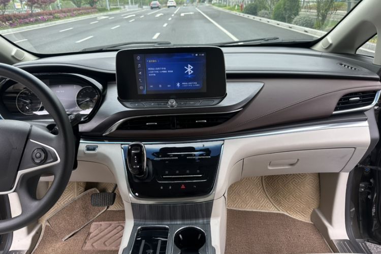 Used Buick GL8 2022 Land Cruiser Executive Class 652T Comfort Model
