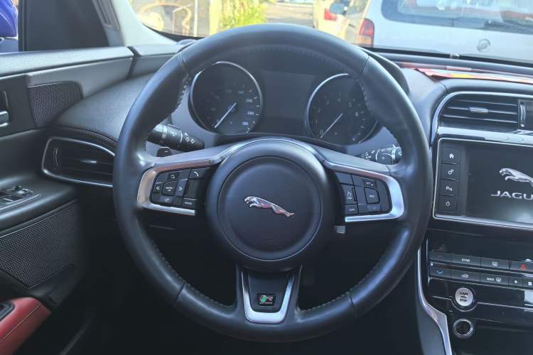 Used Jaguar XE 2017 2.0T 200 PS R-Sport
