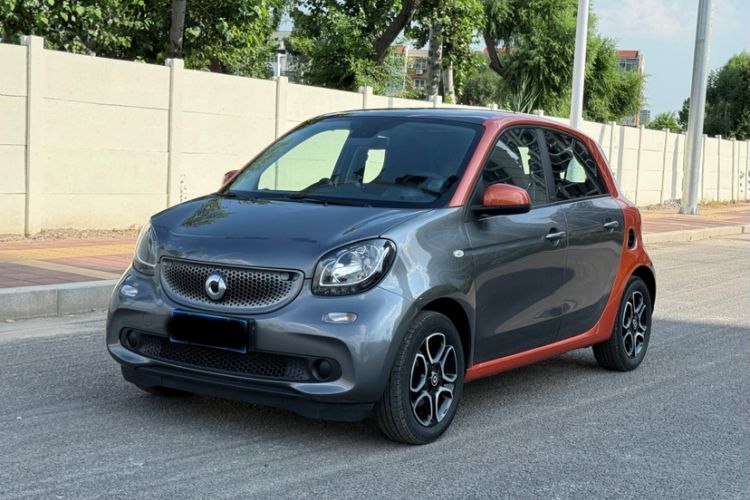 Used smart forfour 2016 0.9T 66 kW Pioneer Edition