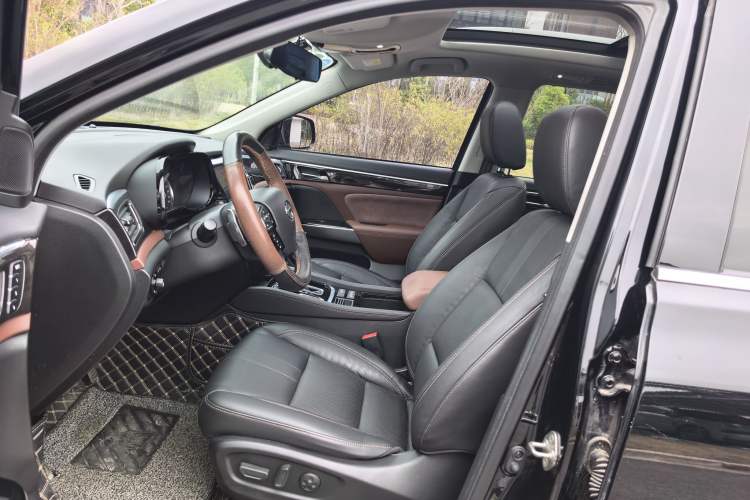 Used GAC Trumpchi GS8 2019 390T Two-Wheel Drive Luxury Smart Connectivity Version (7 Seats) Interior 3