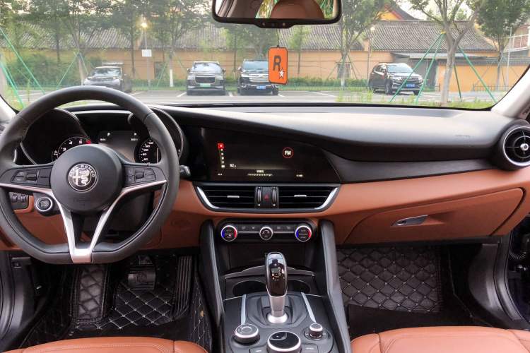 Used Alfa Romeo Giulia 2017 2.0T 200HP Luxury Edition