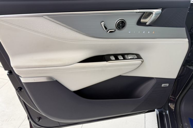 Used Buick GL8 New Energy 2026 Model Lu Zun Prestige Edition Interior 2