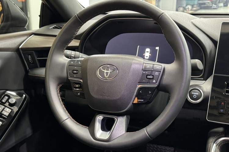 Used Toyota Avalon 2024 Dual-Motor 2.0L Luxury Edition