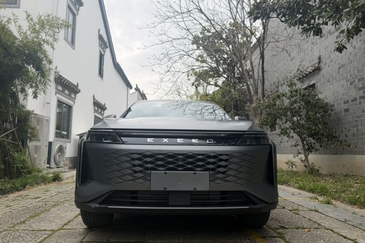 Used EXEED Stellar 2023 400T Two-Wheel Drive Comfort Edition Exterior 2