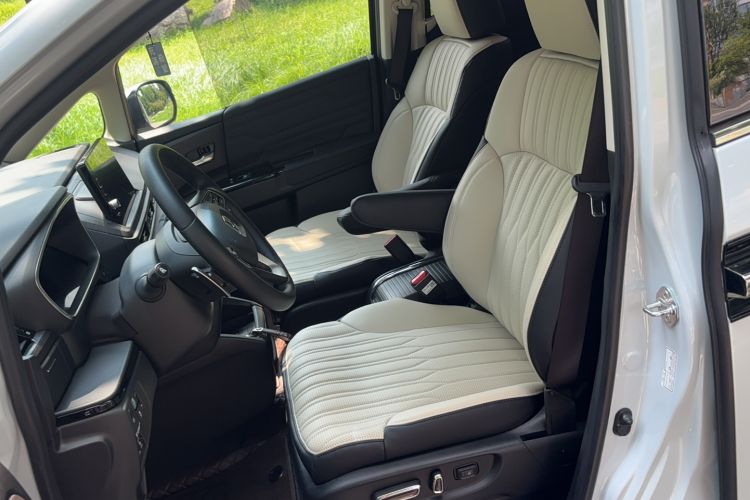 Used Honda Elysion 2024 2.0L eHEV Comfort Edition Left Front Seat