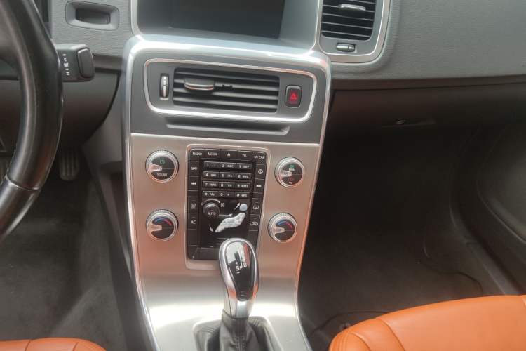 Used Volvo S60 2015 S60L 2.0T Smart Drive Edition
