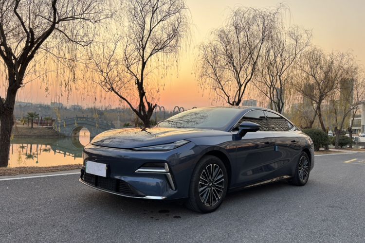 Used Geely Galaxy Galaxy 8 2025 130km EM-i Deluxe Edition