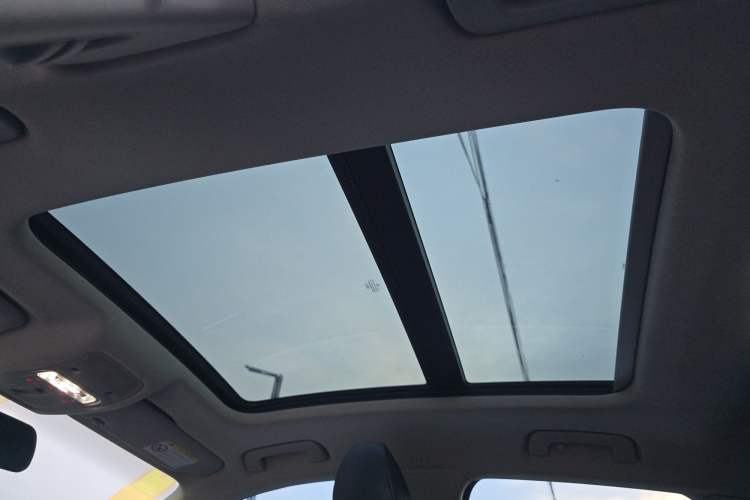 Used Audi Q3 2015 30 TFSI Comfort Model Headliner