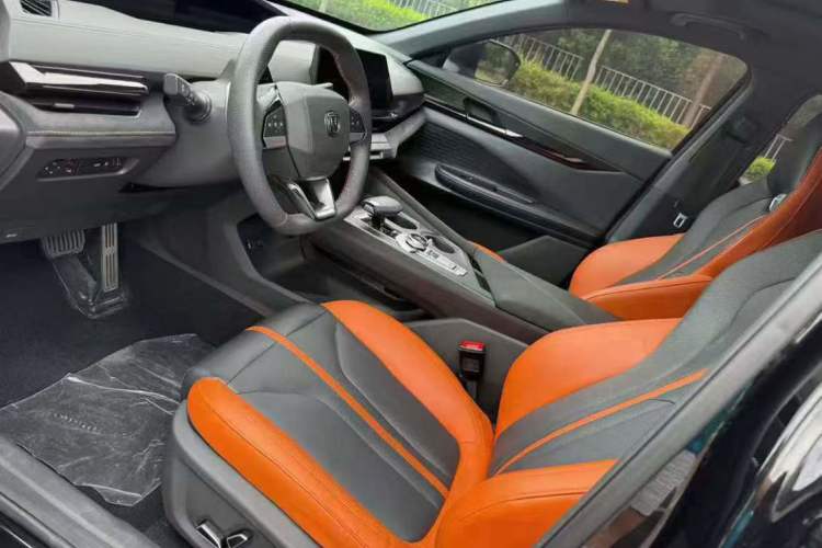 Used Changan UNI-V 2024 1.5T Prestige Sport Edition
