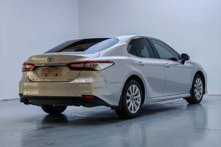 Used Toyota Camry 2019 Revised Version 2.0G Luxury Edition Exterior 9