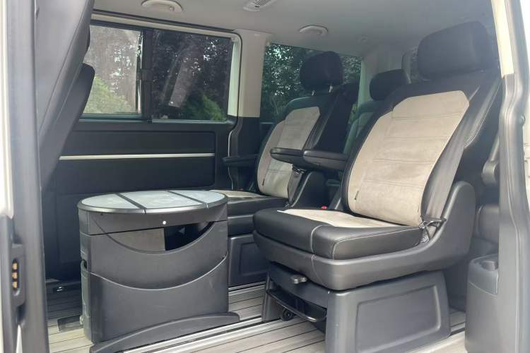 Used Volkswagen Multivan 2018 2.0 TSI Four-Wheel Drive Comfort Edition 7-Seater Interior 3