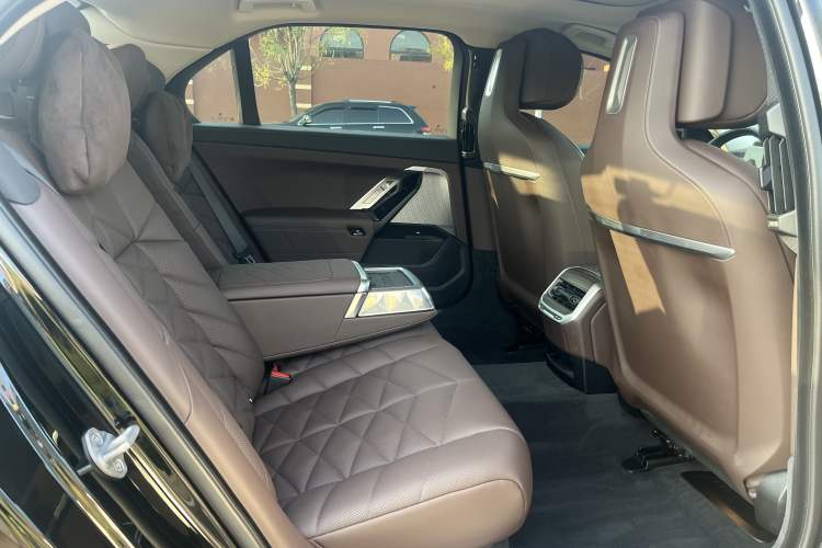 Used BMW 7 Series 2023 735Li M Sport Package