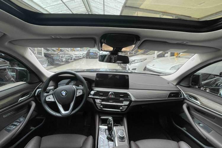 Used BMW 5 Series 2022 Second Facelift 530Li Luxury Edition Premium Package Interior 1