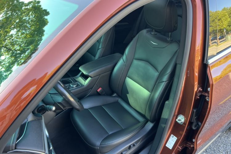 Used Cadillac XT4 2018 28T Two-Wheel Drive Leading Version
