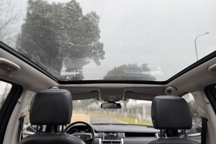 Used Land Rover Discovery Sport 2019 240 PS SE Version China VI Standard
