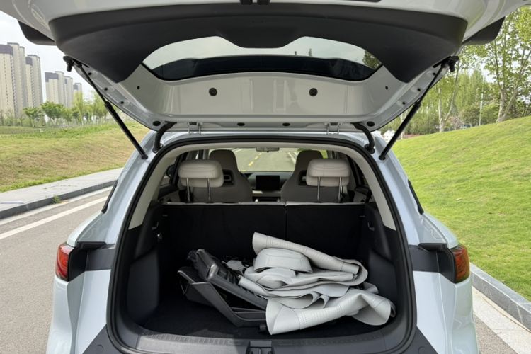 Used BYD Yuan UP 2024 401 km Active Version Trunk