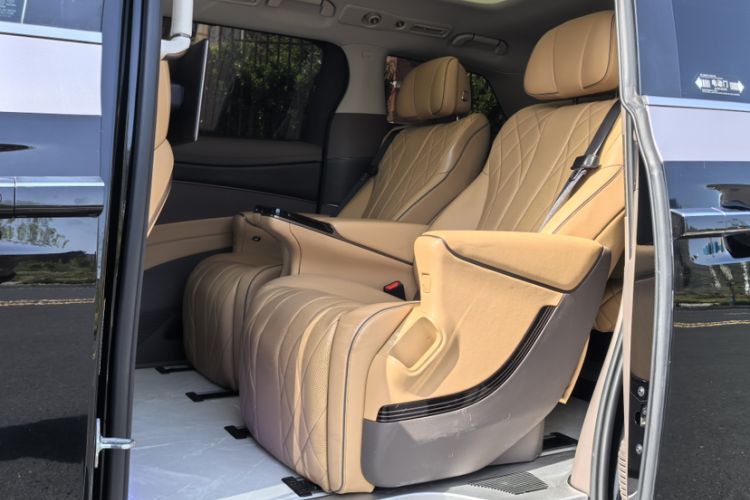 Used Denza D9 2022 DM-i 970 Four-Wheel Drive Prestige Model