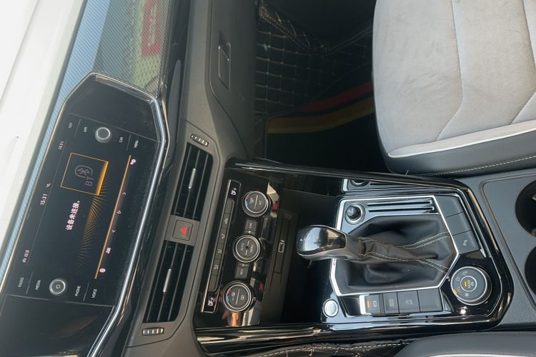 Used Volkswagen Tayron 2019 380TSI All-Wheel Drive R-Line China V-standard Interior 4