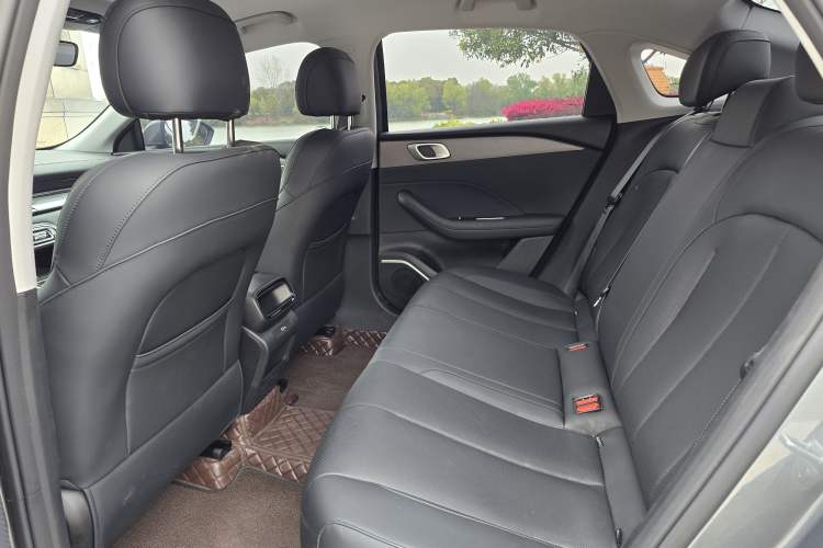 Used Geely Auto Emgrand 2026 Model 5th Generation 1.5L CVT Luxury Edition
