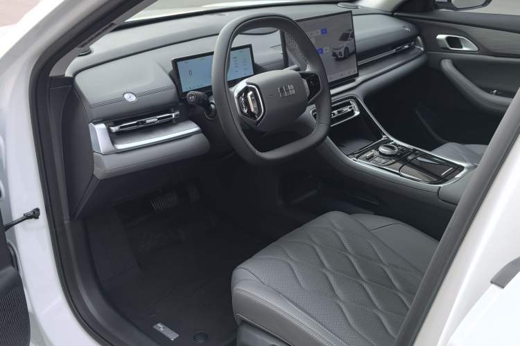 Used Geely Galaxy Galaxy A7 2025 Model EM-i 70km Luxury Edition