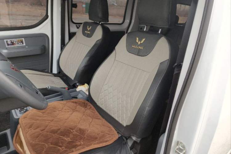 Used Wuling Yangguang 2025 Model 400km Bus Edition—Comfort Edition