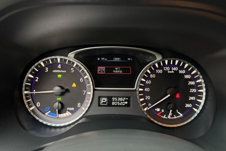 Used Infiniti QX60 2016 2.5 S/C Hybrid Two-Wheel-Drive Excellence Edition China V Standard Odometer Close Up