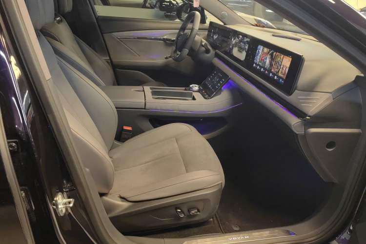 Used VOYAH PASSION 2024 PHEV Four-Wheel Drive Ultra-Long Range Flagship Model
