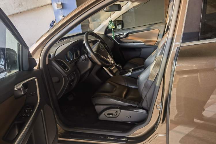 Used Volvo XC60 2016 T5 AWD Zhiyuan Edition
