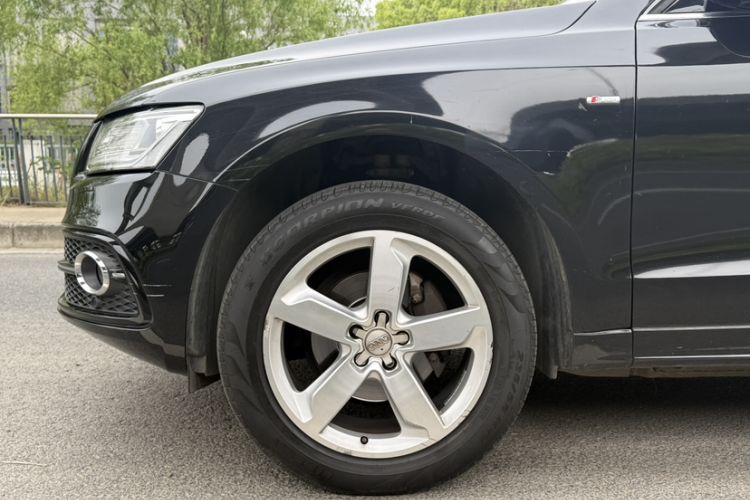 Used Audi Q5 2017 Plus 40 TFSI Ambition Model Exterior 1