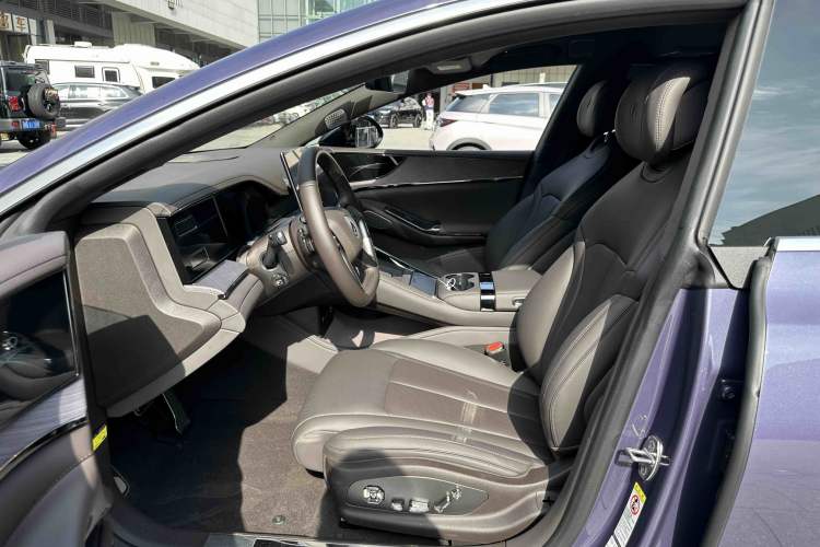 Used Denza Z9 2024 1100 km Four-Wheel Drive Max Version