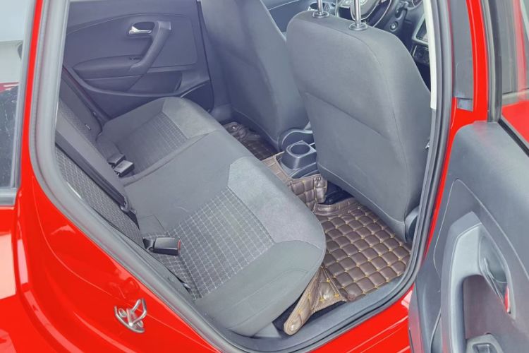 Used Volkswagen Polo 2016 1.6L Automatic Comfort Model
