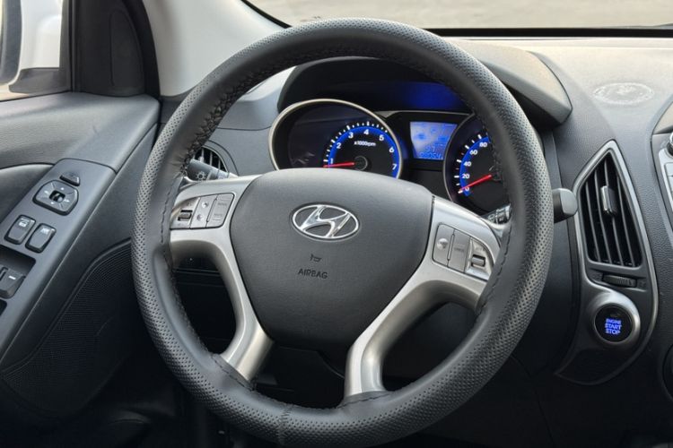 Used Hyundai ix35 2013 2.0L Automatic Two-Wheel Drive Smart GLS China IV Standard