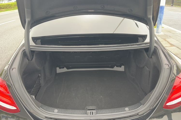 Used Mercedes-Benz E-Class 2018 E 300 L Sporty and Stylish Model