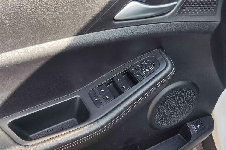 Used BYD Yuan New Energy 2019 EV535 Smart Connect Trendsetting Model Interior 8