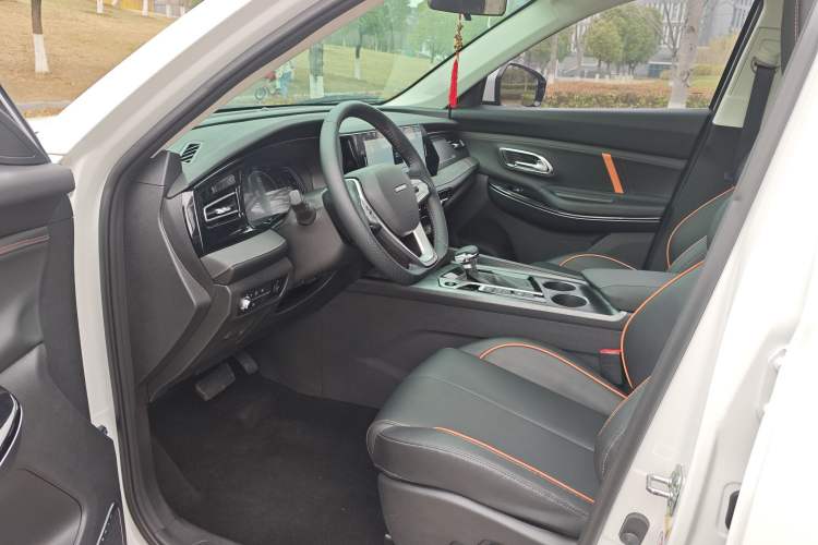 Used CHANGAN OSHAN X7 PLUS 2022 1.5T Blue Whale Edition Automatic Prestige Version Interior 2