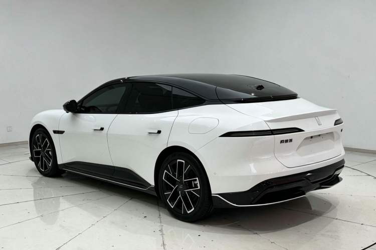 Used Avatr 06 2025 Ultra Pure Electric Edition Exterior 1